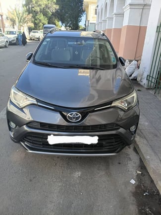 Toyota Rav4 2017, essence, excellent &eacute;tat, faible kilom&eacute;trage