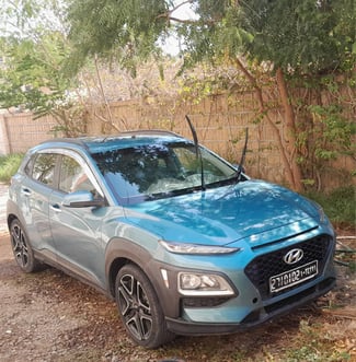 Kona en bon &eacute;tat, diesel, bleu turquoise