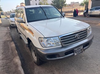 Toyota Land Cruiser 4x4, robuste et fiable