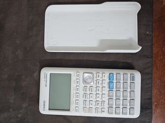 Calculatrice graphique Casio, utilis&eacute;e 4 mois pour le bac