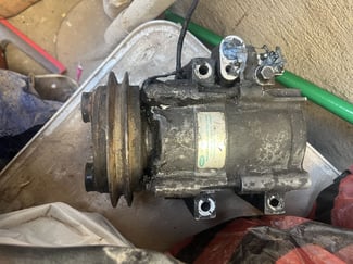 Compresseur pour Hyundai H100 en bon &eacute;tat