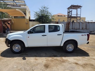 Izuzu D-Max 2015, &eacute;tat impeccable, peinture neuve