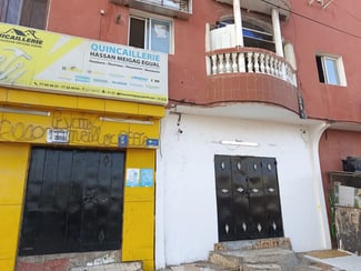 Locaux commerciaux en zone dynamique au carrefour d'Eingeula