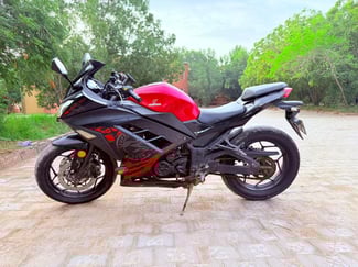 Honda C.B.R 230 000 DJF, Moto en Excellent &Eacute;tat