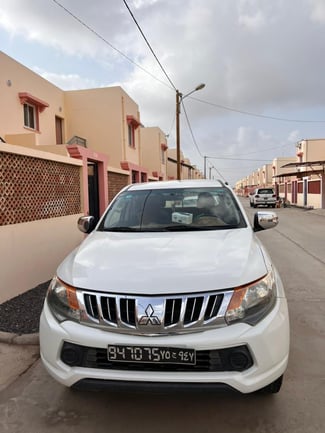 &Agrave; louer Pickup Mitsubishi L200, 10 000/jour