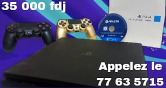 PlayStation 4 Slim 500 Go + FIFA 2023 + 2 manettes - 1 an d'utilisation