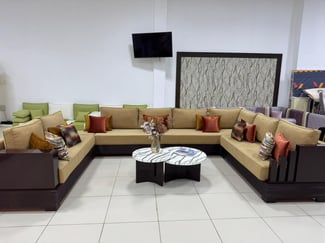 Salon moderne en U &ndash; &Eacute;l&eacute;gance et grand confort