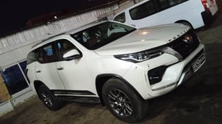 Toyota Fortuner V6 en excellent &eacute;tat, robuste et puissant