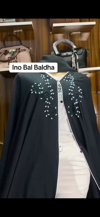 Abaya pour la Eid al-Fitr disponible