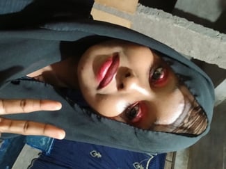 Polyvalente diplômée en littérature, disponible pour emploi