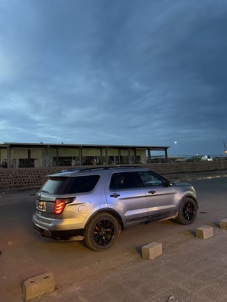 Ford Explorer Luxe 4x4 AWD SUV haut de gamme