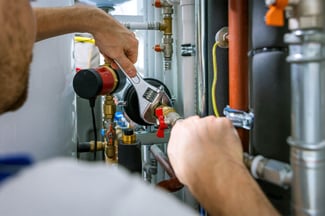 Installation plomberie aux normes pour habitation - conseils et matériaux