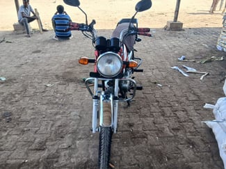 Moto Hero Hunter 100cc en excellent état, prix négociable