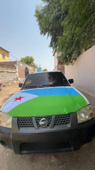 Nissan Hardbody en bon état, clim, kilométrage convenable