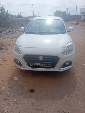 Suzuki Dzire 2024, essence, automatique, confortable et économique