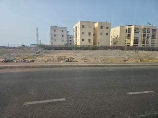 Terrain de 250m² à PK12 Nord, idéal pour commerce ou duplex