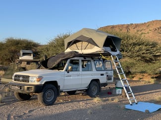 Toyota Land Cruiser HZJ76 2023, faible kilométrage, garantie jusqu'en 2026