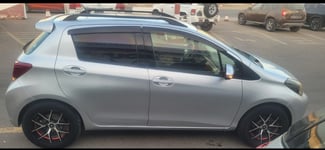 Toyota Yaris 2015 essence, automatique, faible consommation