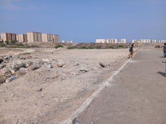 Parcelle avec double façade à PK 13, zone commerciale