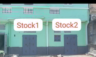 Deux locaux de stockage à Hayabley, idéal pour activité