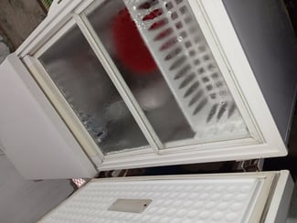 Réfrigérateur MEGA, grande capacité, parfait état