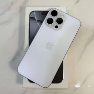 iPhone 16 Pro Max Blanc 256Go, Batterie 96%, Etat impeccable