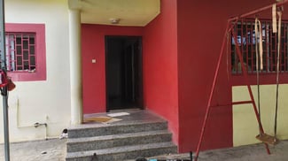 Maison F3 extensible en F4 avec parking et titre foncier à Alhamdani