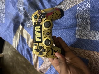 Manette ps4 militaire à saisir