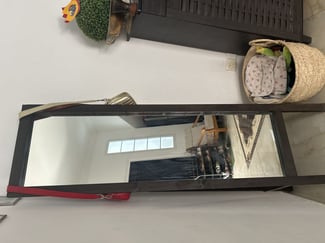 Miroir sur pieds en bois