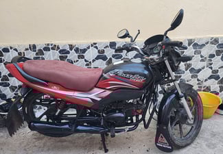 Moto 150 cm³ en bon état à vendre
