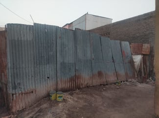 Terrain de 102 m² avec titre provisoire à Quartier 6