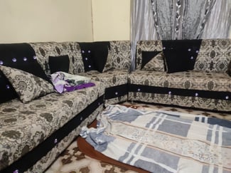 Salon complet confortable avec table à manger - Prix négociable