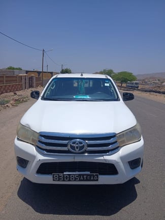 Toyota Hilux 2015 en excellent état, Bluetooth inclus
