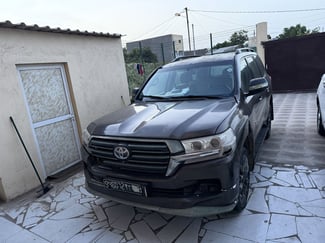 Toyota Land Cruiser V8 2012, robuste et fiable avec un prix attractif