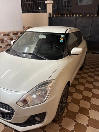 5 Voitures en excellent état à vendre : SUZUKI SWIFT 2022 45000km &. MITSUBISHI L200 automatique 2022 & MARQUE MG 2016 & HYUNDAI VENUE 2022 & Kia SPORTAGE 2012