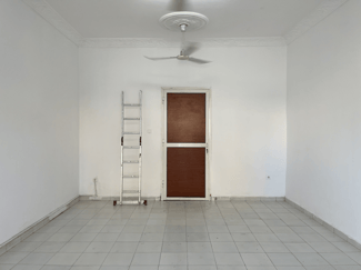 Boutique 15m2 ventilée avec cave à Cité Saoudi face Bender Djedid