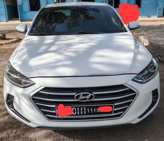 Hyundai Avante 2019 diesel, transmission automatique, excellent état