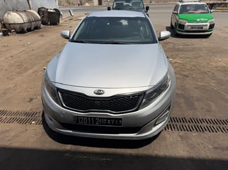 Kia Optima 2L essence en très bon état