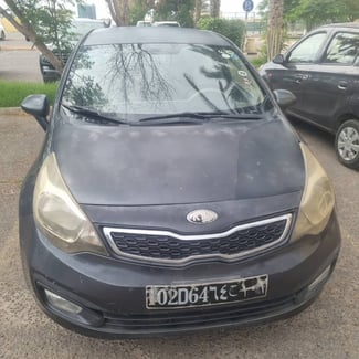 KIA Rio essence, transmission manuelle, voiture de fonction