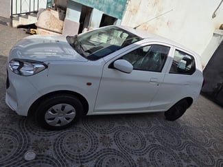Suzuki Alto 2024 blanche, boîte manuelle, en très bon état