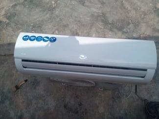 Climatiseur 2.5 kW presque neuf