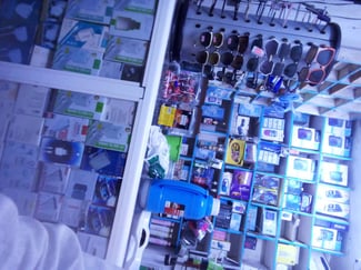 Kiosque commercial proche hôpital Italien sur RN1