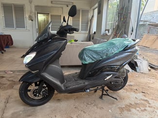 Scooter Suzuki Burgman 125 neuf, confort et fiabilité japonaise