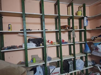 Étagère de boutique solide et robuste