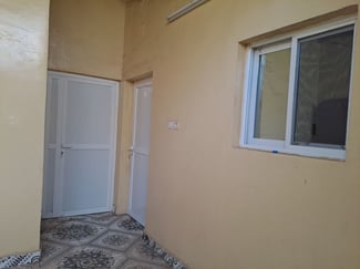 2 maisons en dur à louer près cinéma PK 12