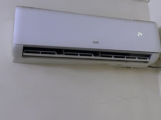 Climatiseur Aux 2 chevaux, bien entretenu, utilisé 8 mois