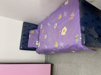 Lit simple solide et confortable pour enfant