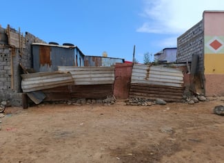Parcelle de 120 m² avec maison en tôle à Barwaaqo