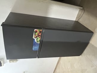 Réfrigérateur Skyworth grand format en excellent état