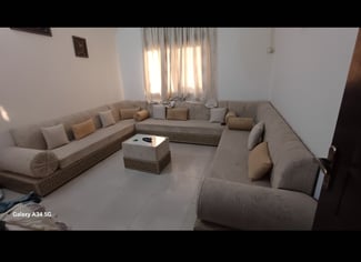 Salon saoudien complet de qualité avec télévision